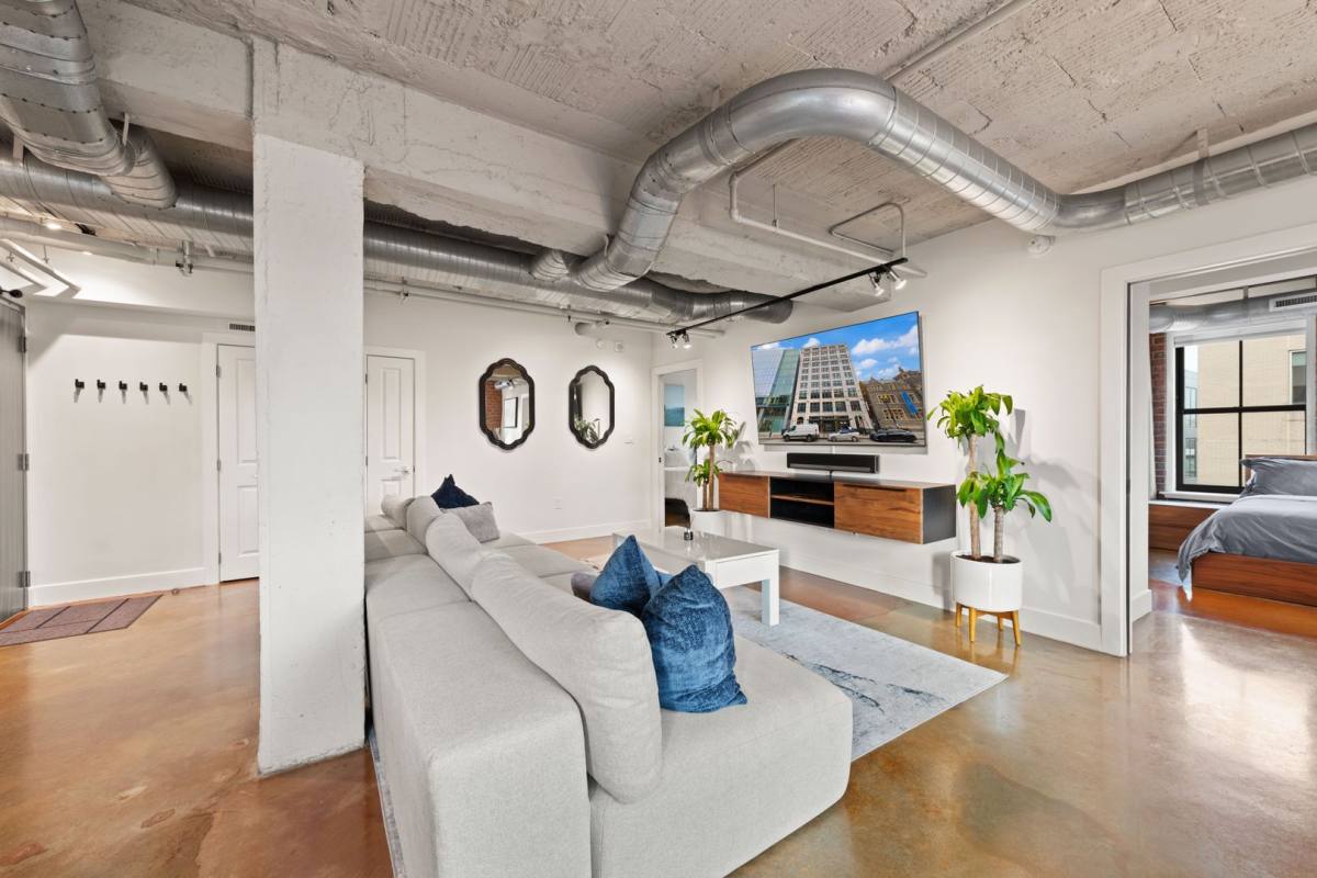 Condo for rent at 916 G St NW, Washington, DC 20001