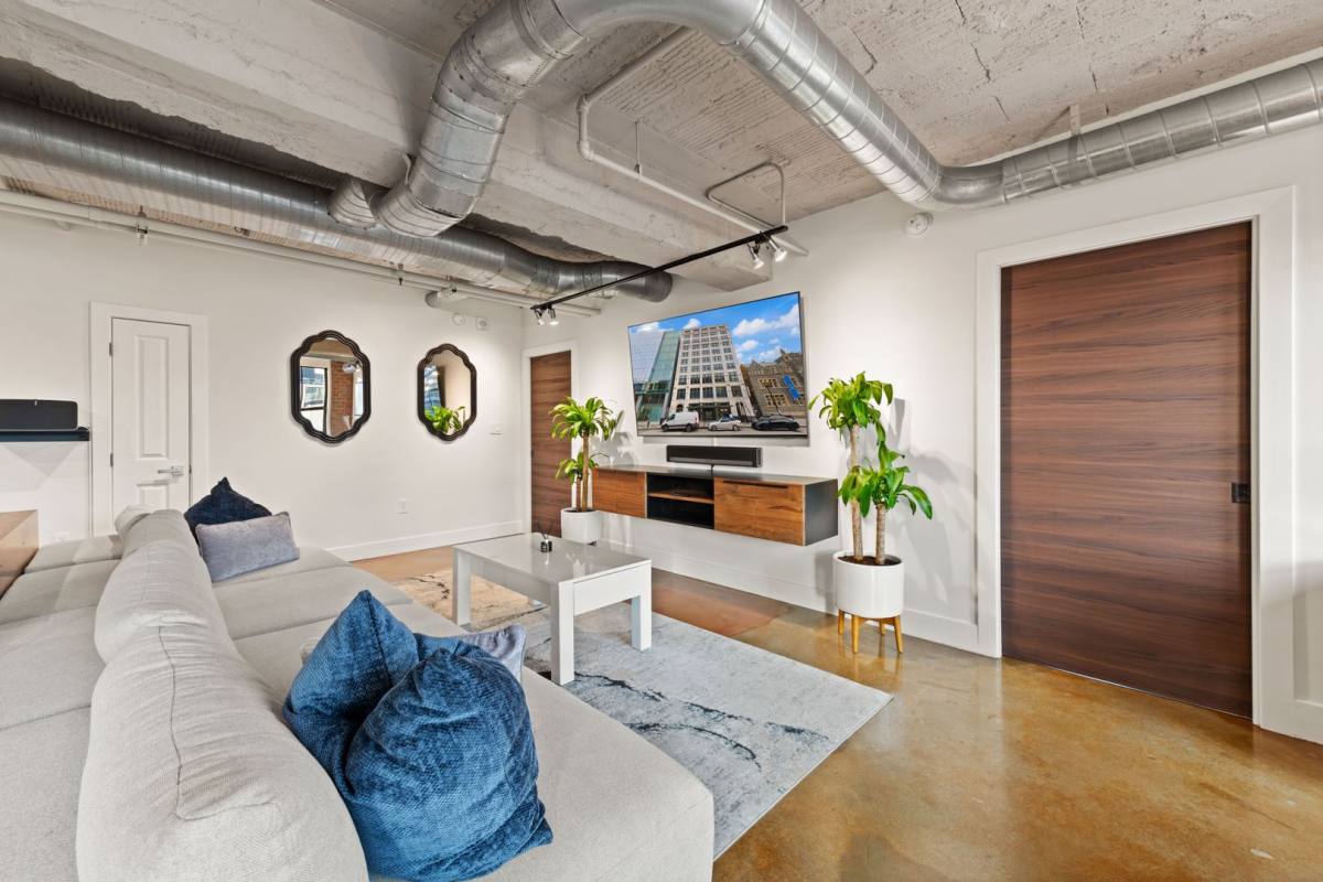Condo for rent at 916 G St NW, Washington, DC 20001