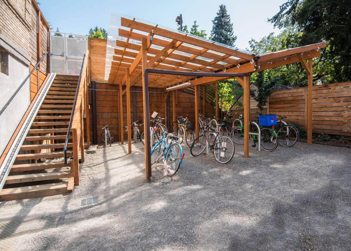 Apartment for rent at 1020 SE 60th Ave, Portland, OR 97215