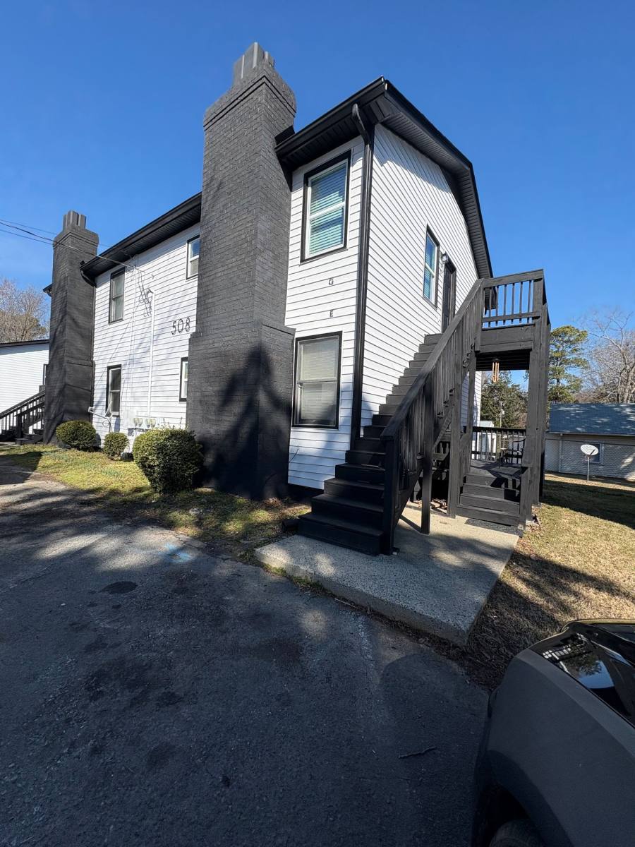 Apartment for rent at 508 & 510 Uwharrie St, Asheboro, NC 27203