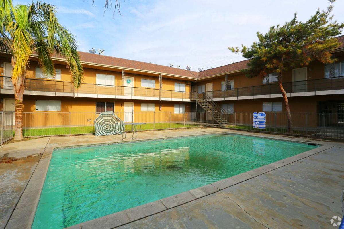Apartment for rent at 3143 S H St, Bakersfield, CA 93304