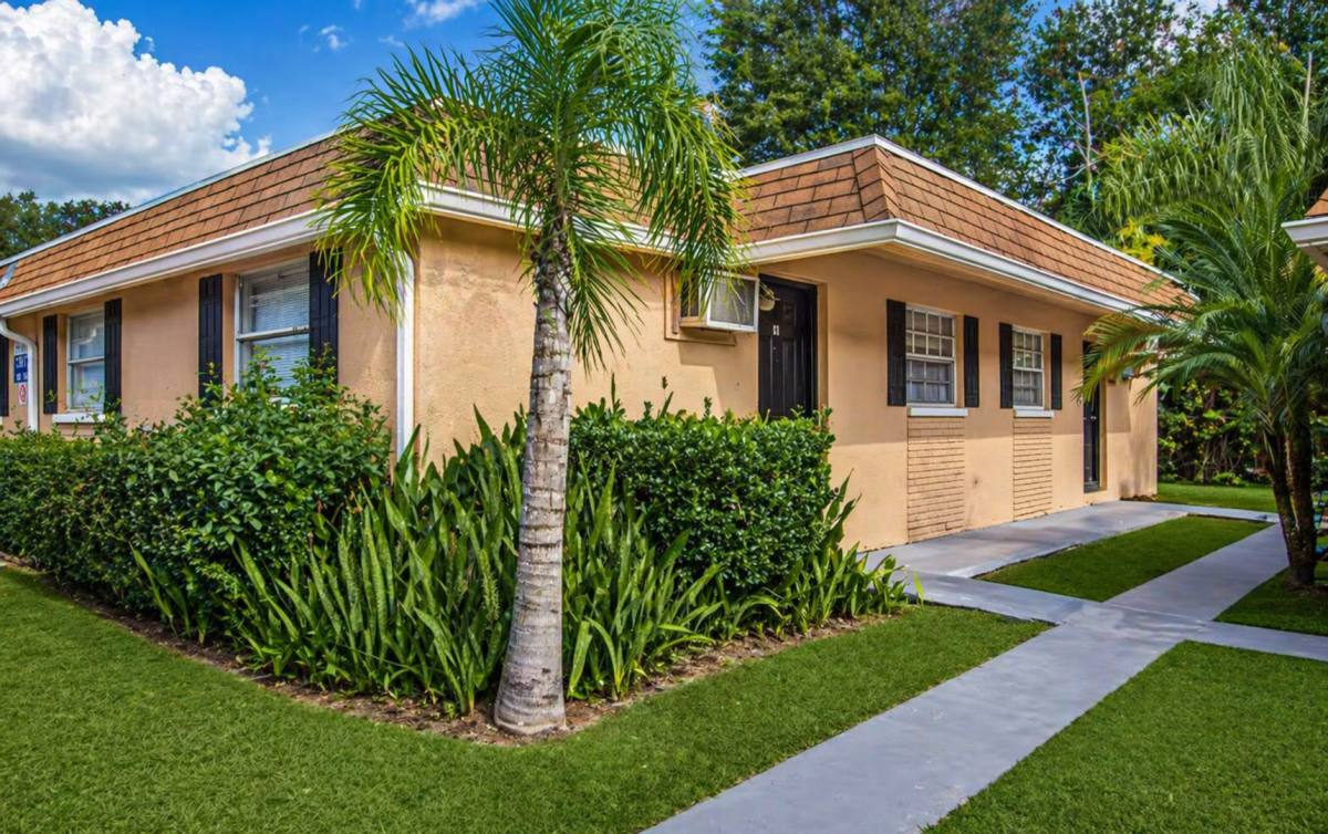 Apartment for rent at 13102 N 20th St, Tampa, FL 33612