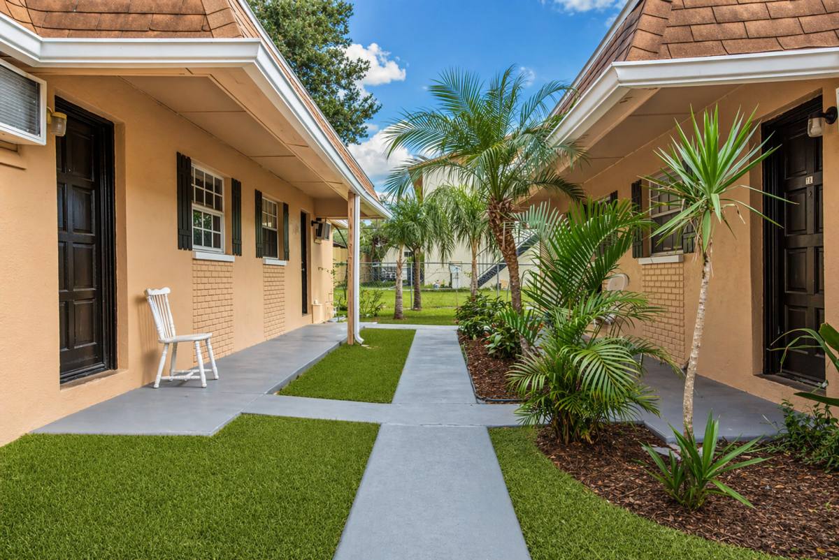 Apartment for rent at 13102 N 20th St, Tampa, FL 33612