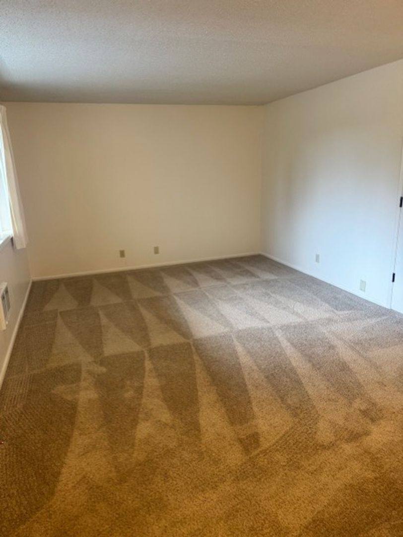 Apartment for rent at 804 NE 2nd St, Corvallis, OR 97330