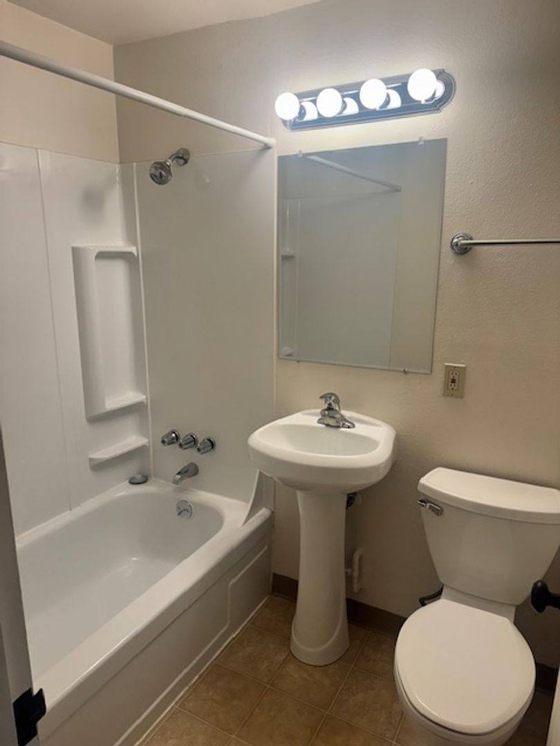 Apartment for rent at 804 NE 2nd St, Corvallis, OR 97330