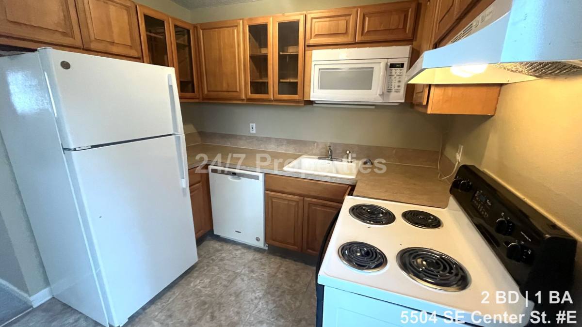 Apartment for rent at 5504 SE Center St, Portland, OR 97206