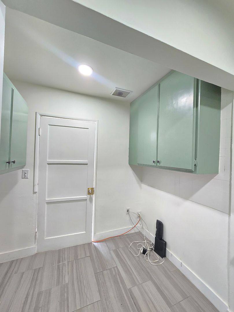 Apartment for rent at 8154 Potter Ave, North Hollywood, CA 91605