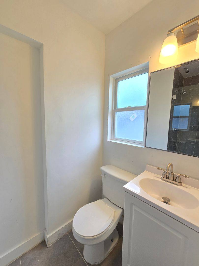 Apartment for rent at 8154 Potter Ave, North Hollywood, CA 91605
