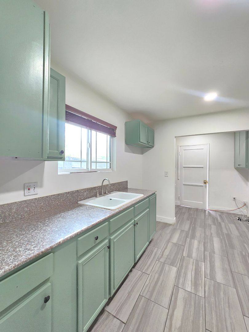 Apartment for rent at 8154 Potter Ave, North Hollywood, CA 91605