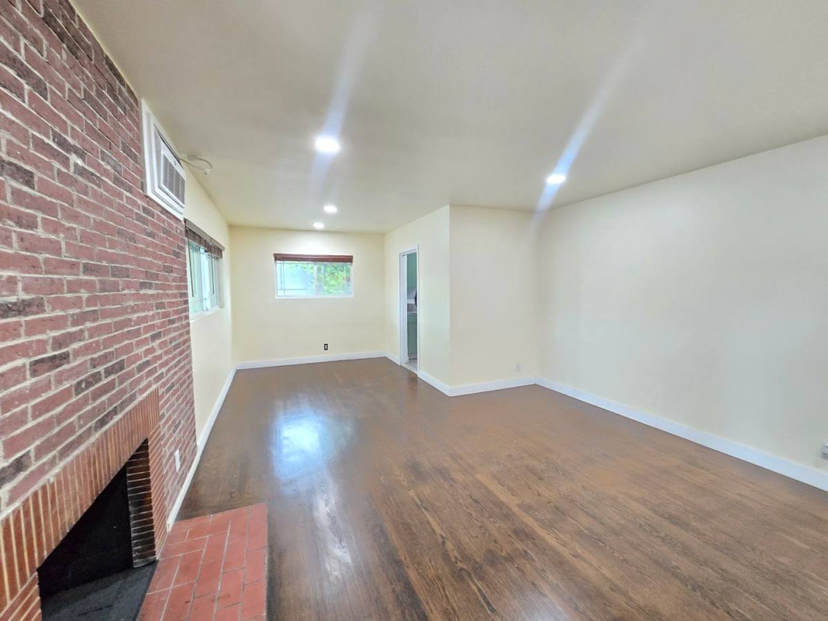 Apartment for rent at 8154 Potter Ave, North Hollywood, CA 91605