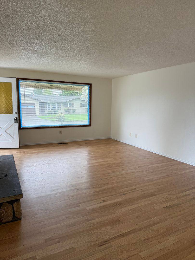 House for rent at 6515 SE Aspen St, Portland, OR 97222