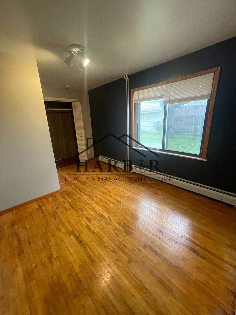 Apartment for rent at 806 15th St NE, Austin, MN 55912