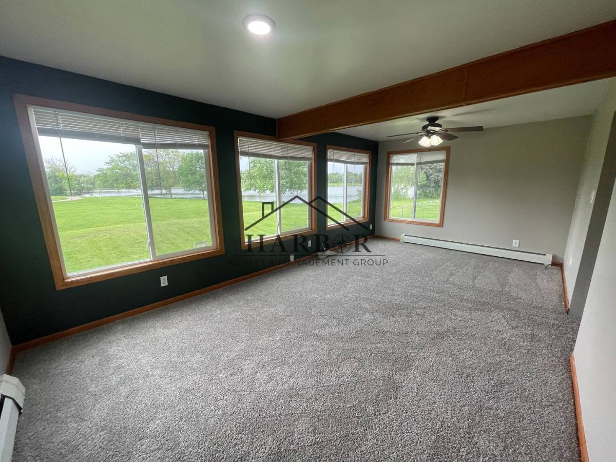 Apartment for rent at 806 15th St NE, Austin, MN 55912