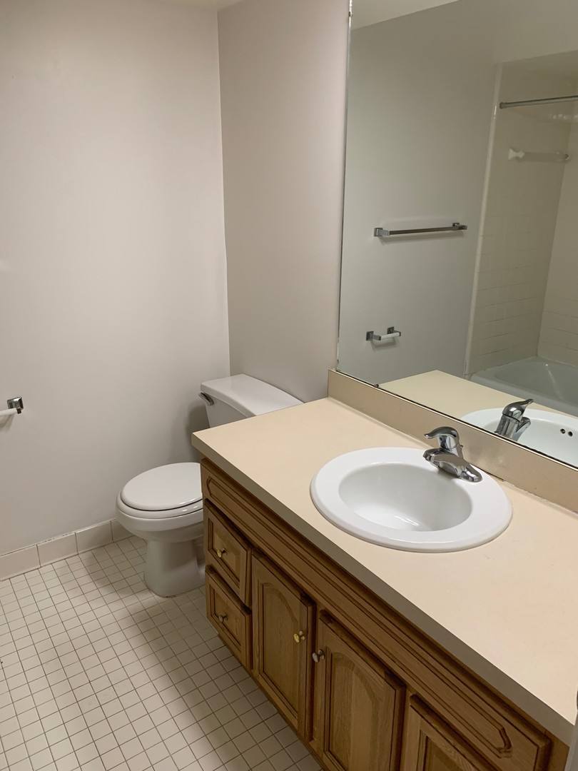 Apartment for rent at 5404 Cresthaven, Toledo, OH 43614
