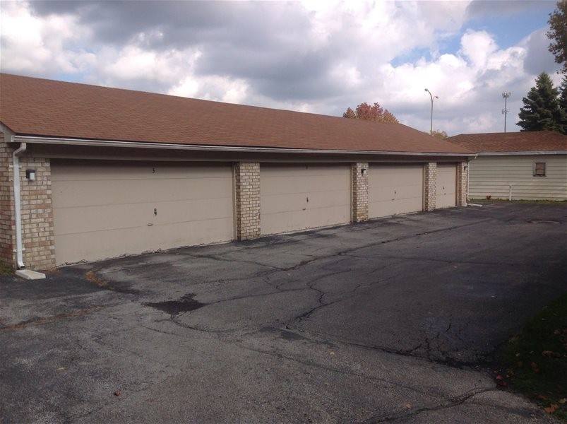 Apartment for rent at 5404 Cresthaven, Toledo, OH 43614