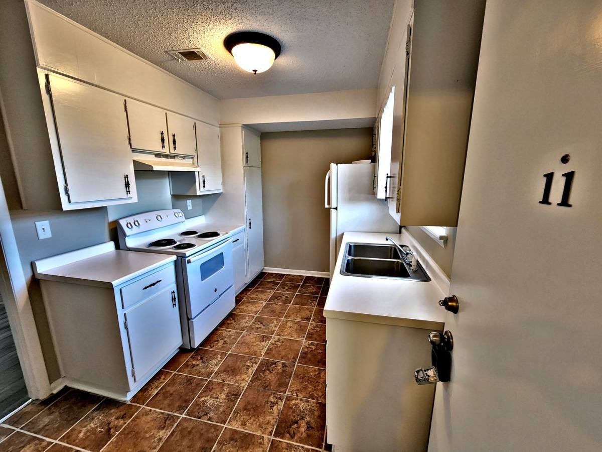 Apartment for rent at 1057 N Main St, Arab, AL 35016