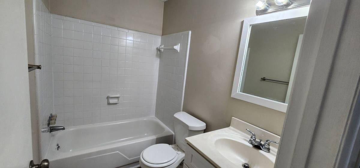 Apartment for rent at 1057 N Main St, Arab, AL 35016