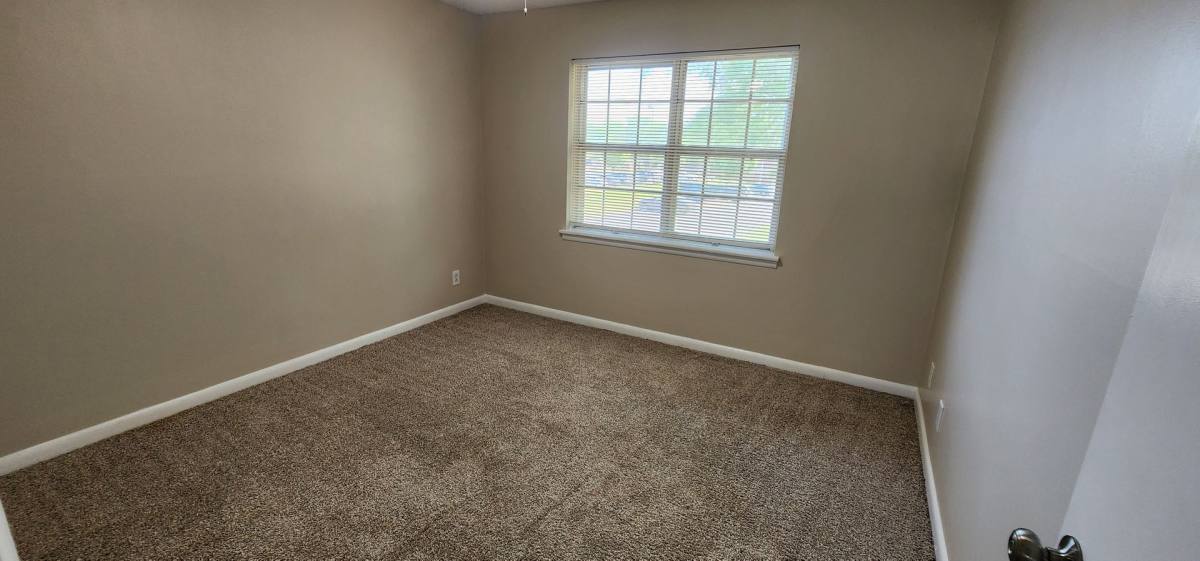 Apartment for rent at 1057 N Main St, Arab, AL 35016