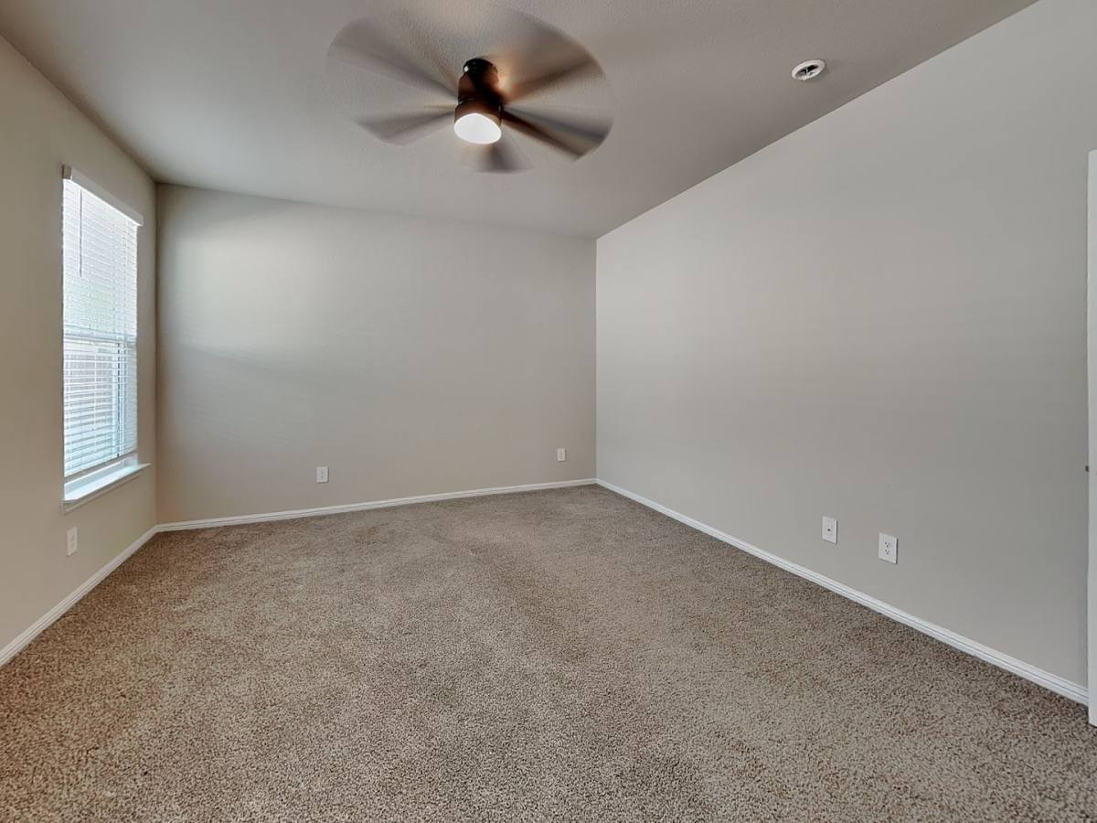 House for rent at 6721 Lake Overlook Dr, Fort Worth, TX 76135