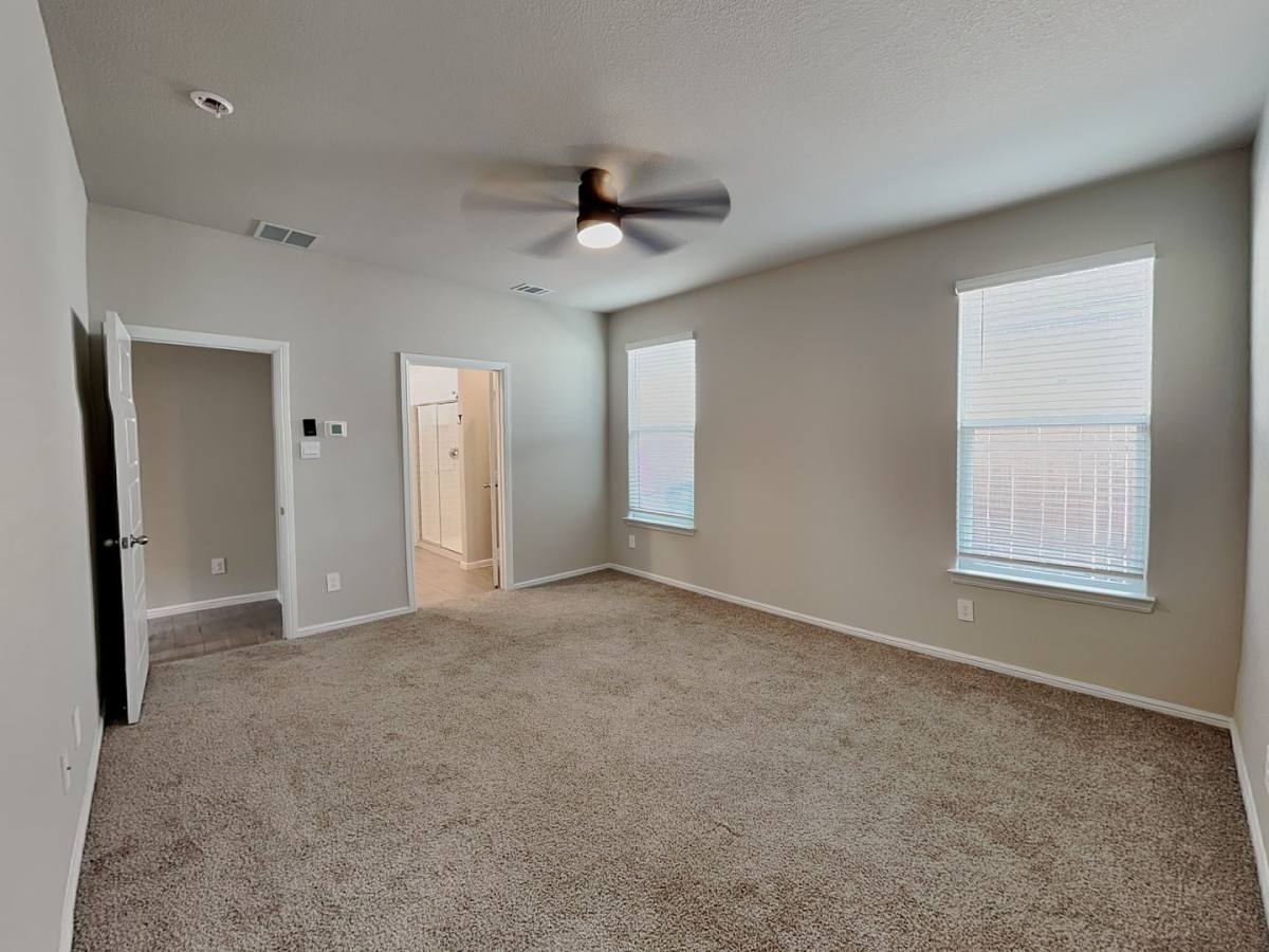 House for rent at 6721 Lake Overlook Dr, Fort Worth, TX 76135