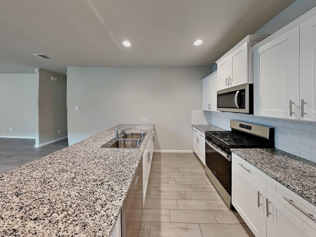 House for rent at 6721 Lake Overlook Dr, Fort Worth, TX 76135