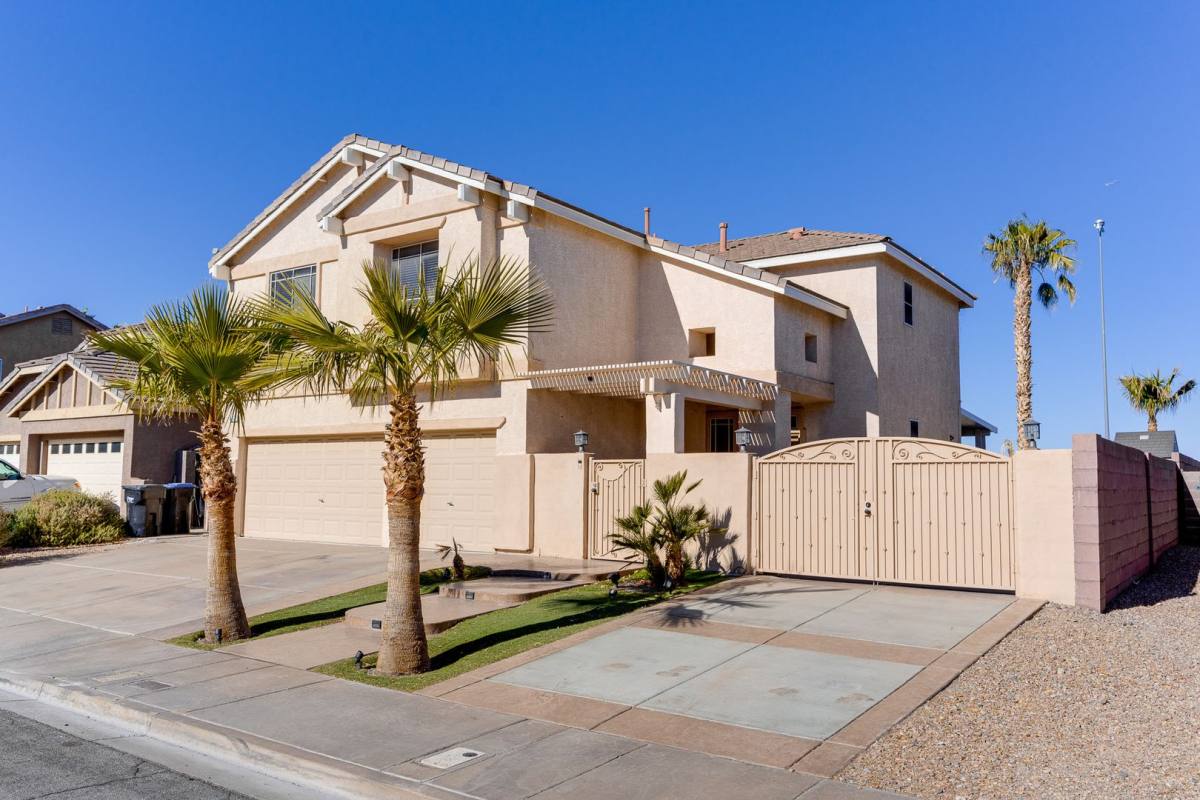 House for rent at 860 Viento Del Montagna Ave, Henderson, NV 89012