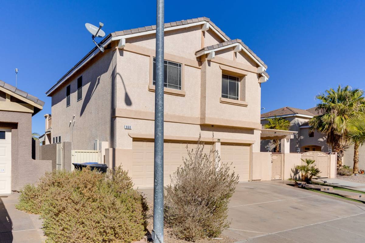 House for rent at 860 Viento Del Montagna Ave, Henderson, NV 89012