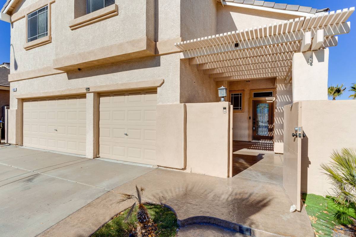 House for rent at 860 Viento Del Montagna Ave, Henderson, NV 89012