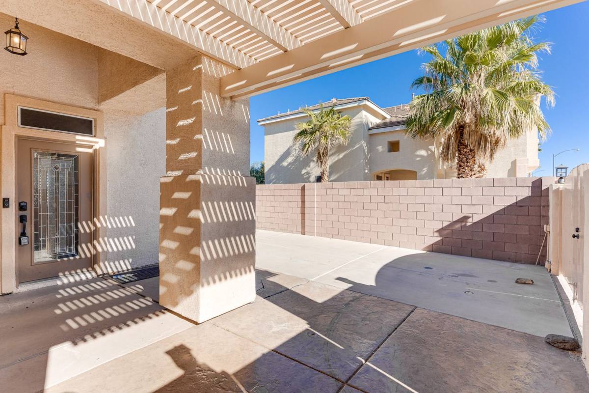 House for rent at 860 Viento Del Montagna Ave, Henderson, NV 89012