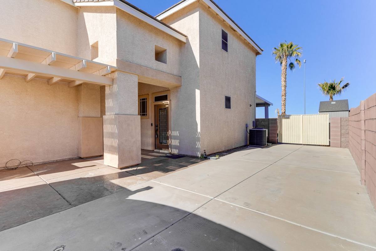 House for rent at 860 Viento Del Montagna Ave, Henderson, NV 89012
