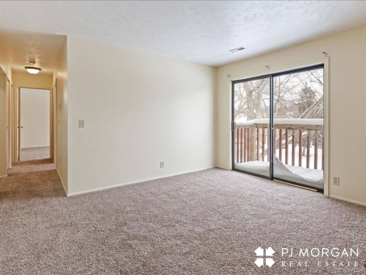 Apartment for rent at 10808 Oakbrook Circle, Omaha, NE 68154