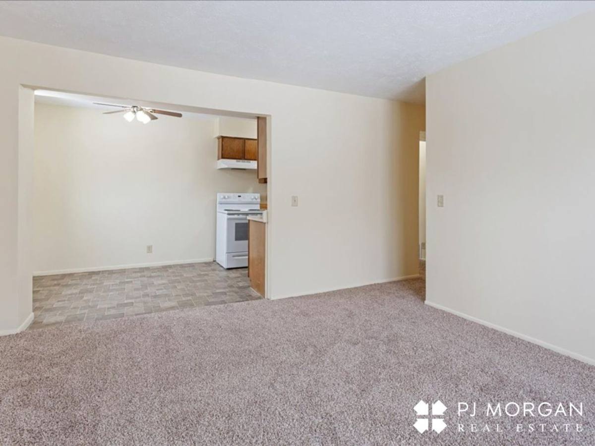 Apartment for rent at 10808 Oakbrook Circle, Omaha, NE 68154