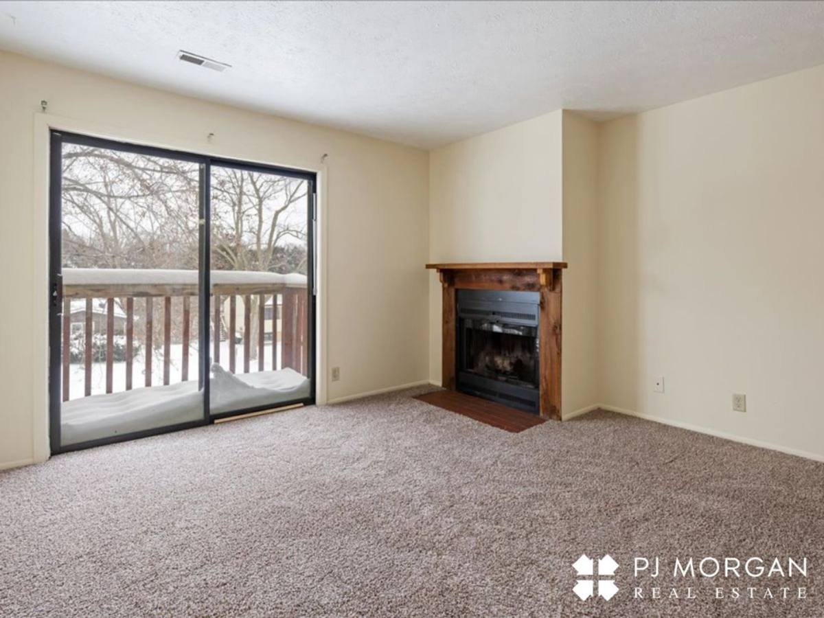 Apartment for rent at 10808 Oakbrook Circle, Omaha, NE 68154
