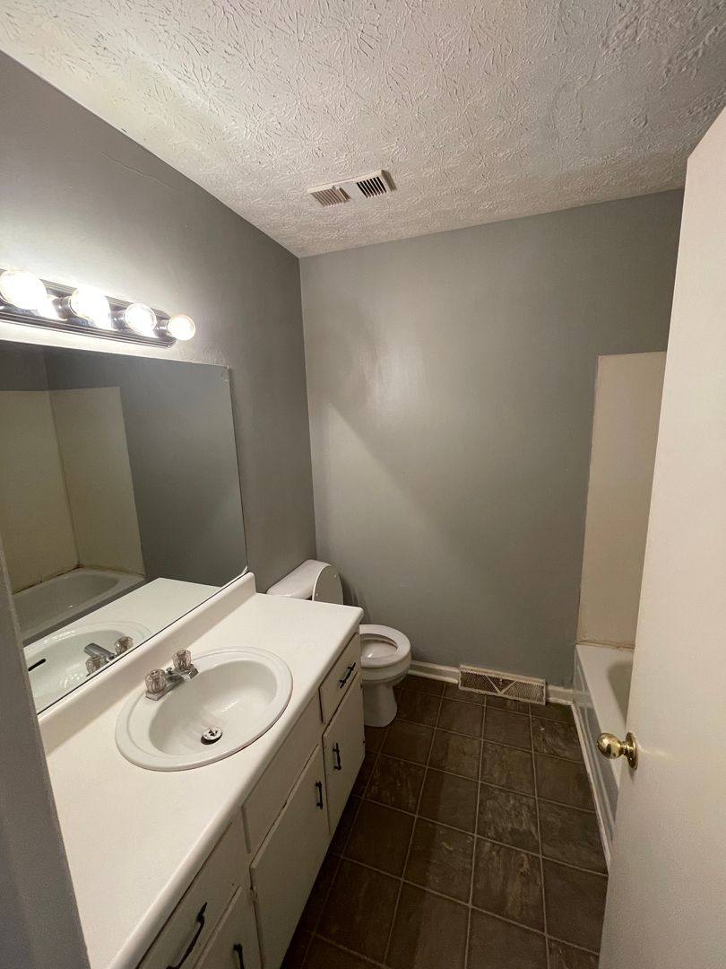 Townhouse for rent at 3209 Barnwood B, Bowling Green, KY 42104
