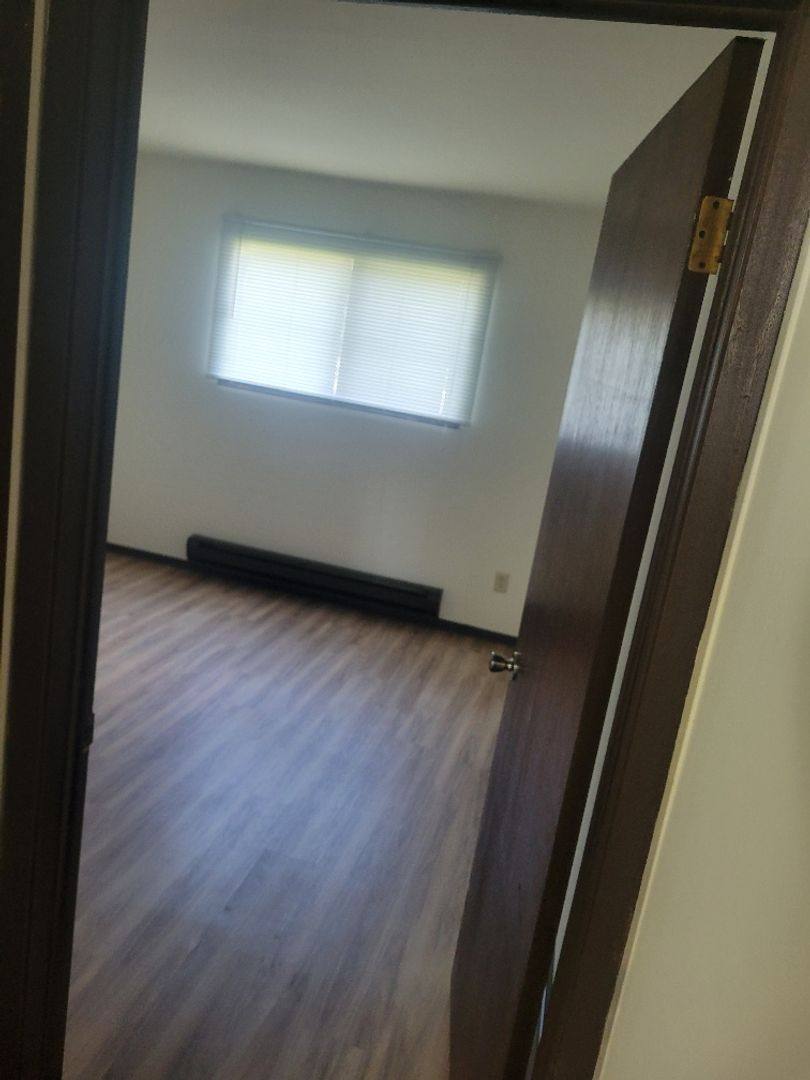 Apartment for rent at 1357 Meadowcreek Dr, Pewaukee, WI 53072