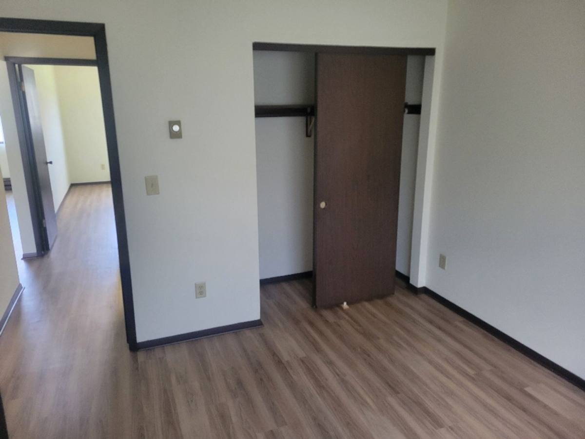 Apartment for rent at 1357 Meadowcreek Dr, Pewaukee, WI 53072