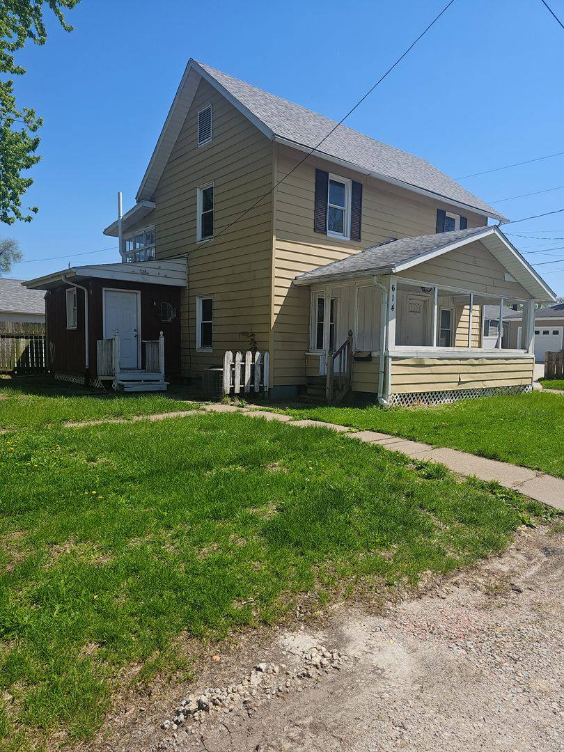 614 51st St, Moline, IL 61265 - House for Rent - Image 1