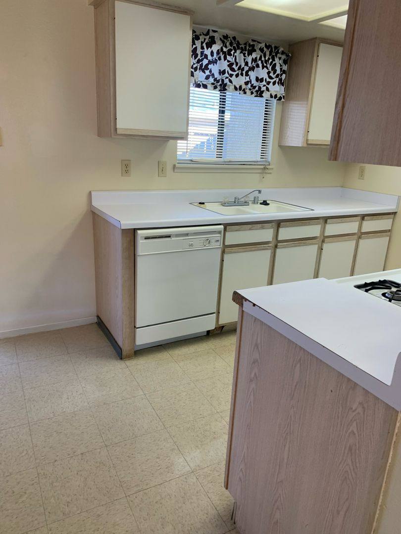 House for rent at 121 Parkview Ave, Ridgecrest, CA 93555