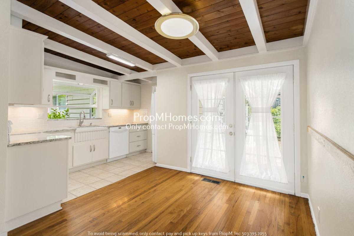 House for rent at 1885 SW Wellington Ave, Portland, OR 97225