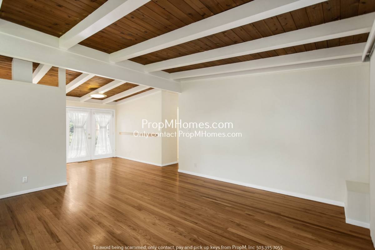 House for rent at 1885 SW Wellington Ave, Portland, OR 97225