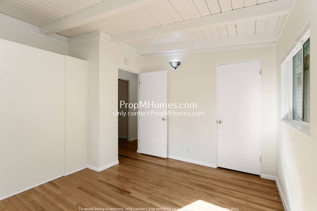 House for rent at 1885 SW Wellington Ave, Portland, OR 97225
