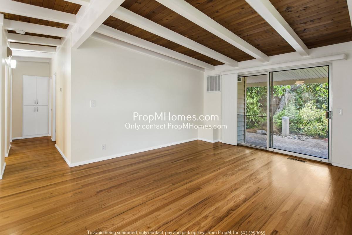 House for rent at 1885 SW Wellington Ave, Portland, OR 97225