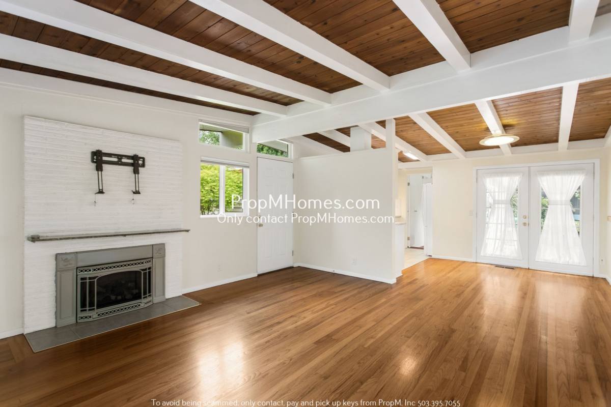 House for rent at 1885 SW Wellington Ave, Portland, OR 97225