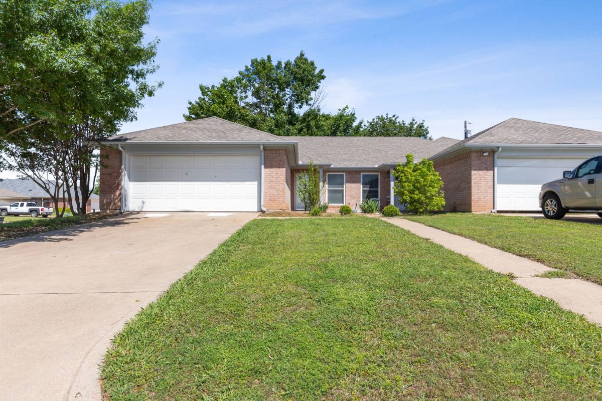 Townhouse for rent at 1502 Sharron Court, Cleburne, TX 76033