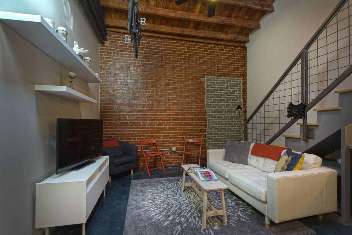 Apartment for rent at 631 Campbell Ave SW, Roanoke, VA 24016