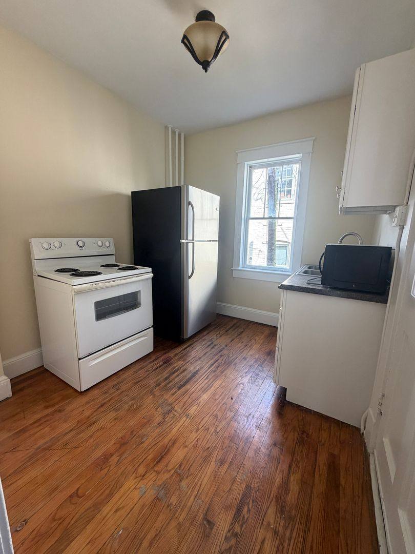 Townhouse for rent at 1003 Bank St, Hopewell, VA 23860
