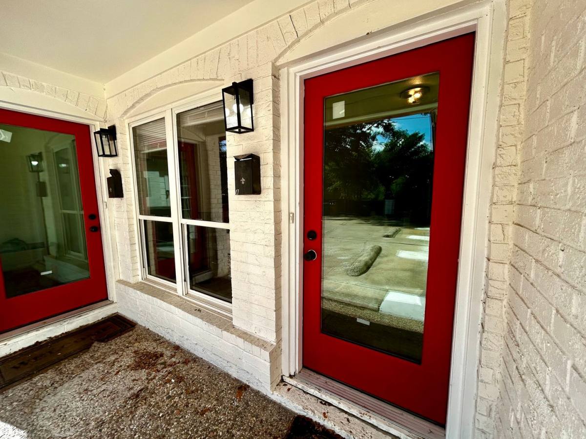 Townhouse for rent at 1005 W Martin Luther King Jr Blvd, Austin, TX 78701