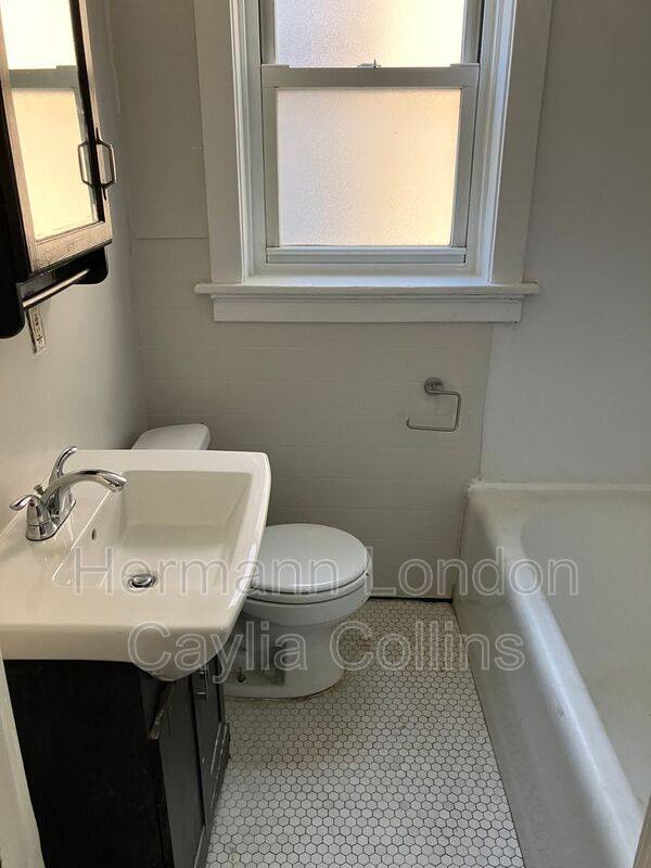 Apartment for rent at 3753-3755 Dunnica Ave #3755 A 2F, Saint Louis, MO 63116