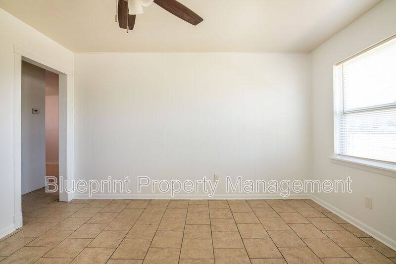 Apartment for rent at 1521 22nd St Ensley, Birmingham, AL 35218