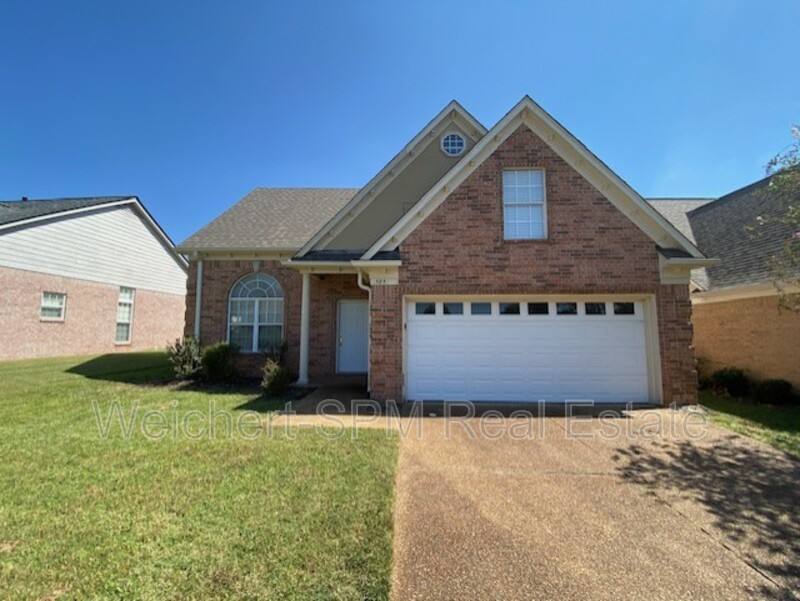 House for rent at 385 Dogwood Springs Dr, Oakland, TN 38060